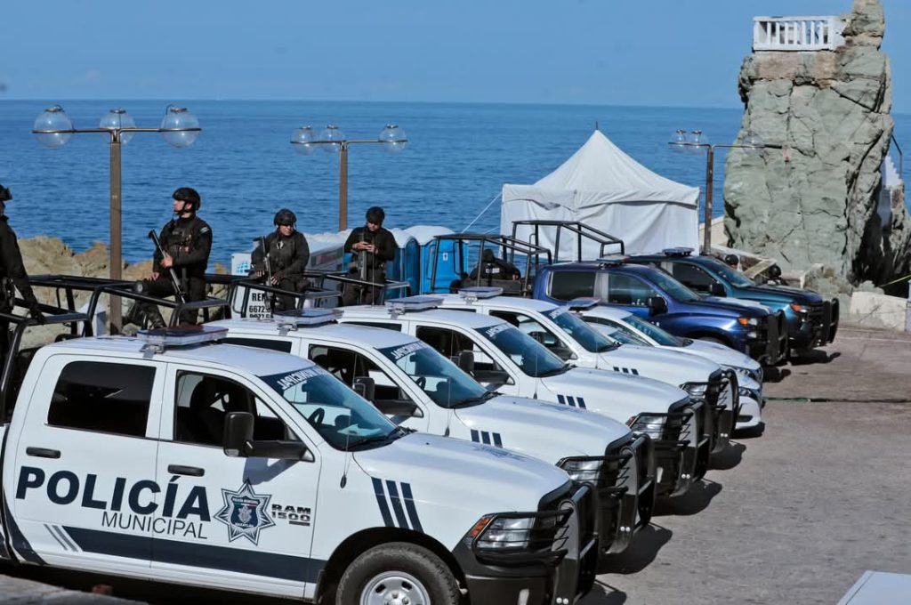 “Vengan a visitarnos, tengan la seguridad que los vamos a atender muy bien”, Gobernador Rocha invita a vacacionistas a disfrutar de Sinaloa en este periodo de verano. 2025 7