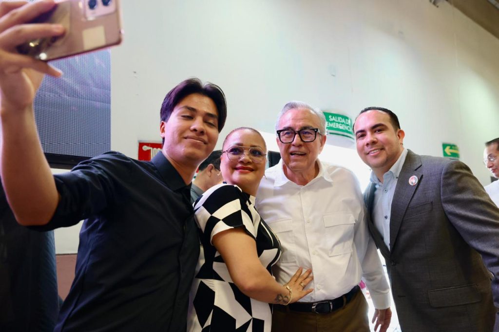 Gobernador Rocha reconoce labor de servidores públicos estatales en la atención a la ciudadanía (1)