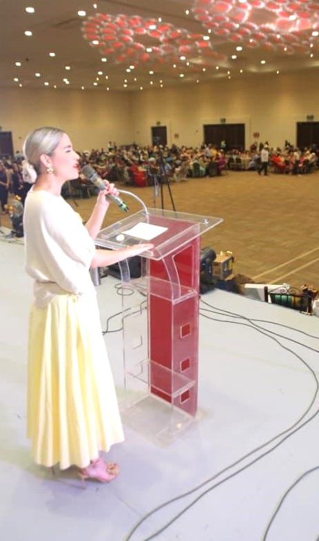 La Presidenta de Mazatlán coronó a la “Reina de Reinas”, Rosita Canizalez 2025 1