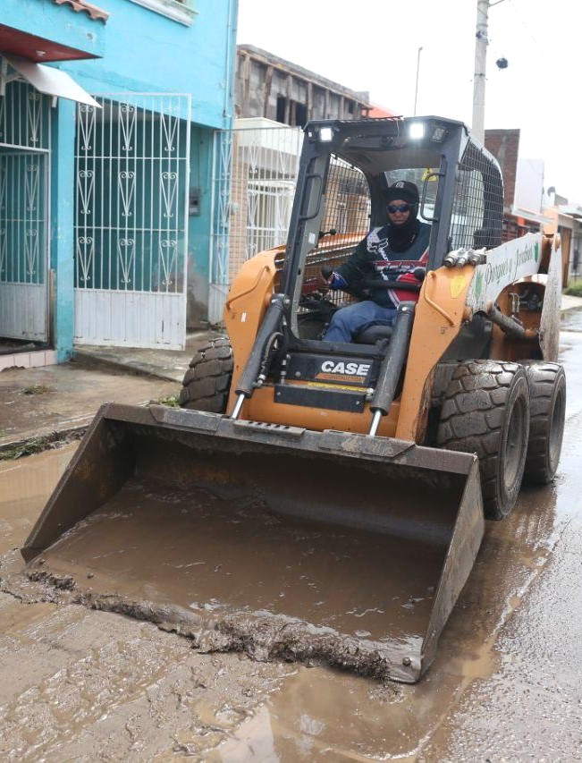 Recorre y atiende Estrella Palacios colonias afectadas tras lluvias; continúa la limpieza en la ciudad y el apoyo a la población 2025 2