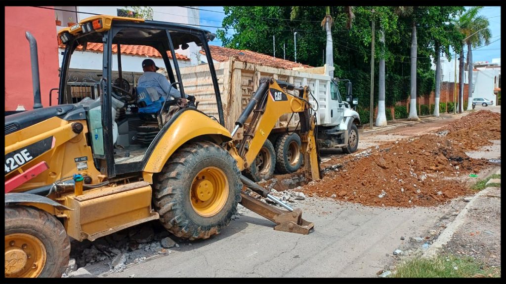 JUMAPAM da mantenimiento al alcantarillado en varios puntos de Mazatlán