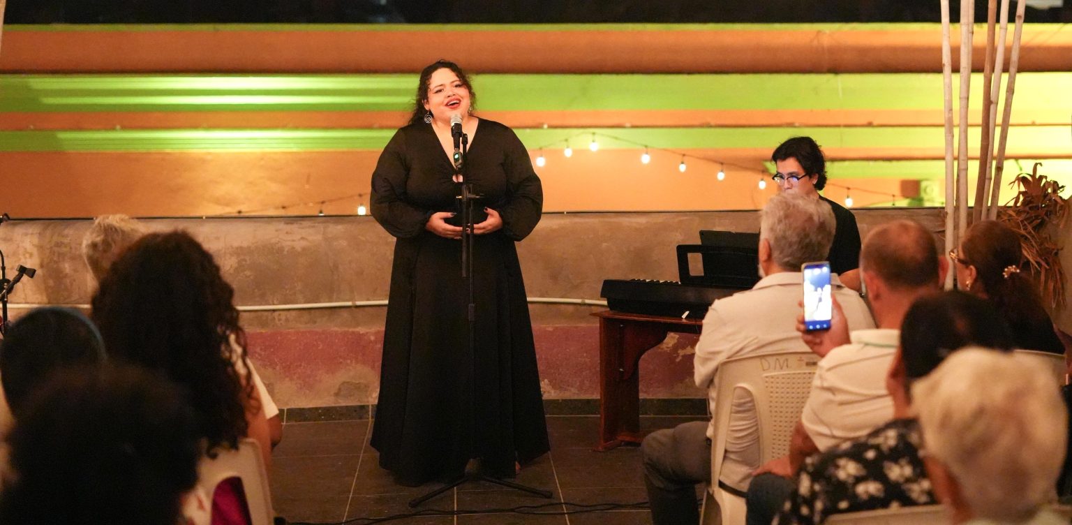Una noche bohemia con Ángela Rodríguez en Mazatlán 2025