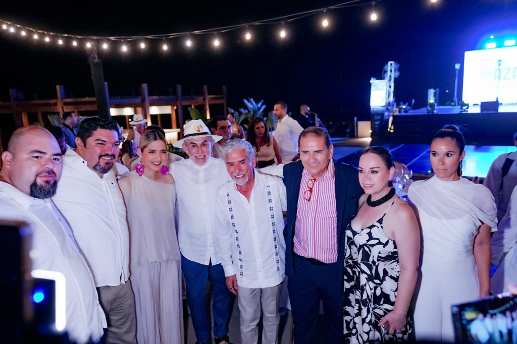 El Ballet Clásico y la Corte Real engalanan Fiesta Amigos 202 (1)