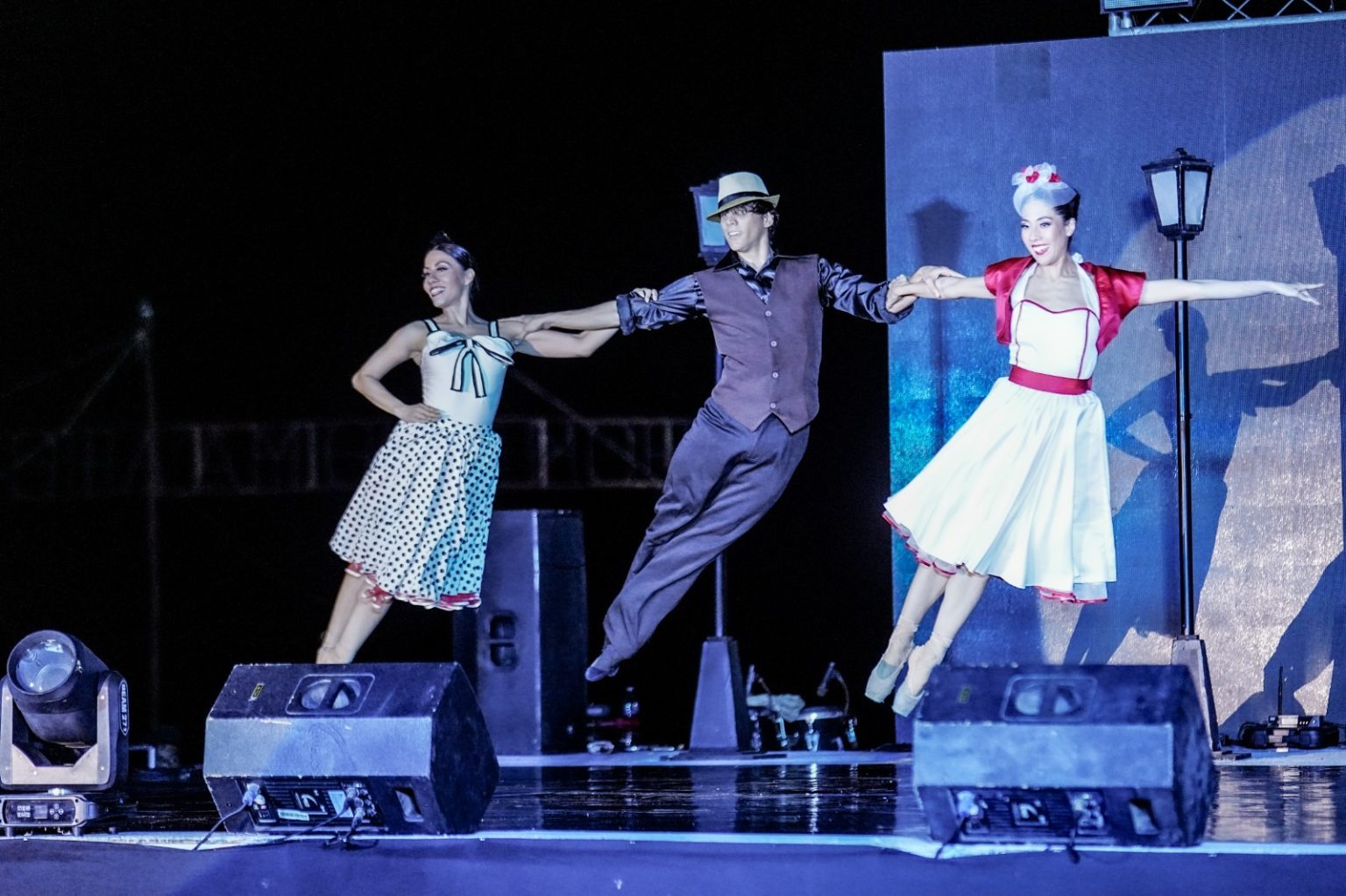 El Ballet Clásico y la Corte Real engalanan “Fiesta Amigos 2025”