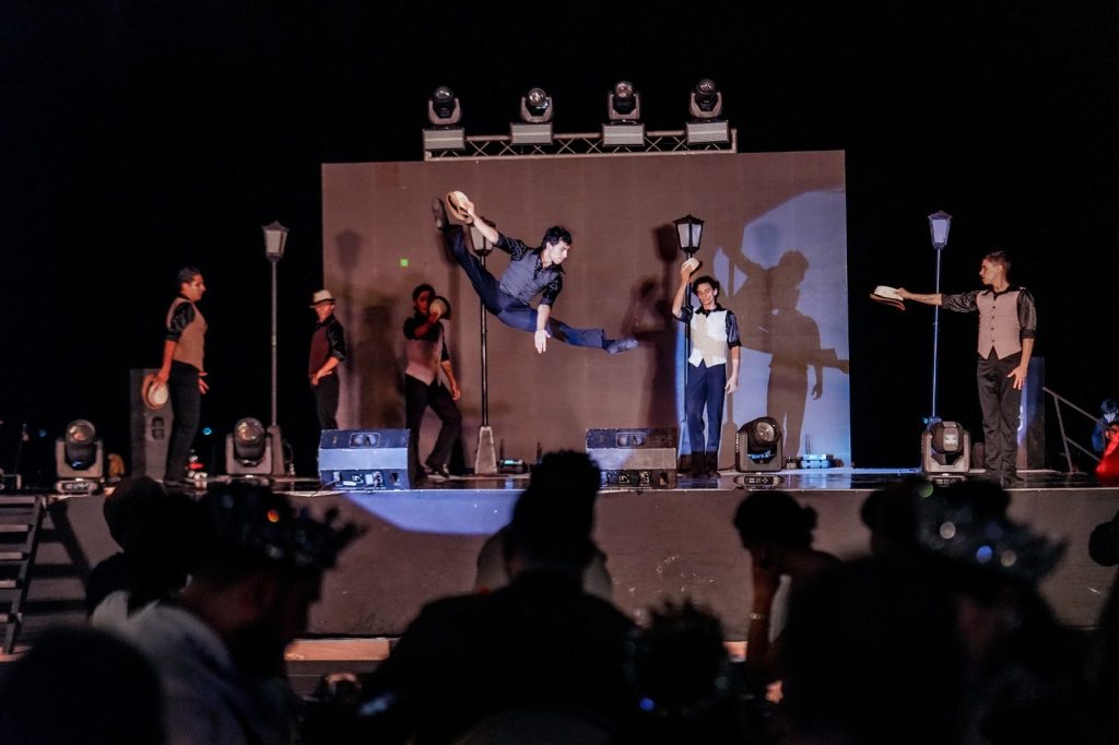 El Ballet Clásico y la Corte Real engalanan Fiesta Amigos 202 (4)