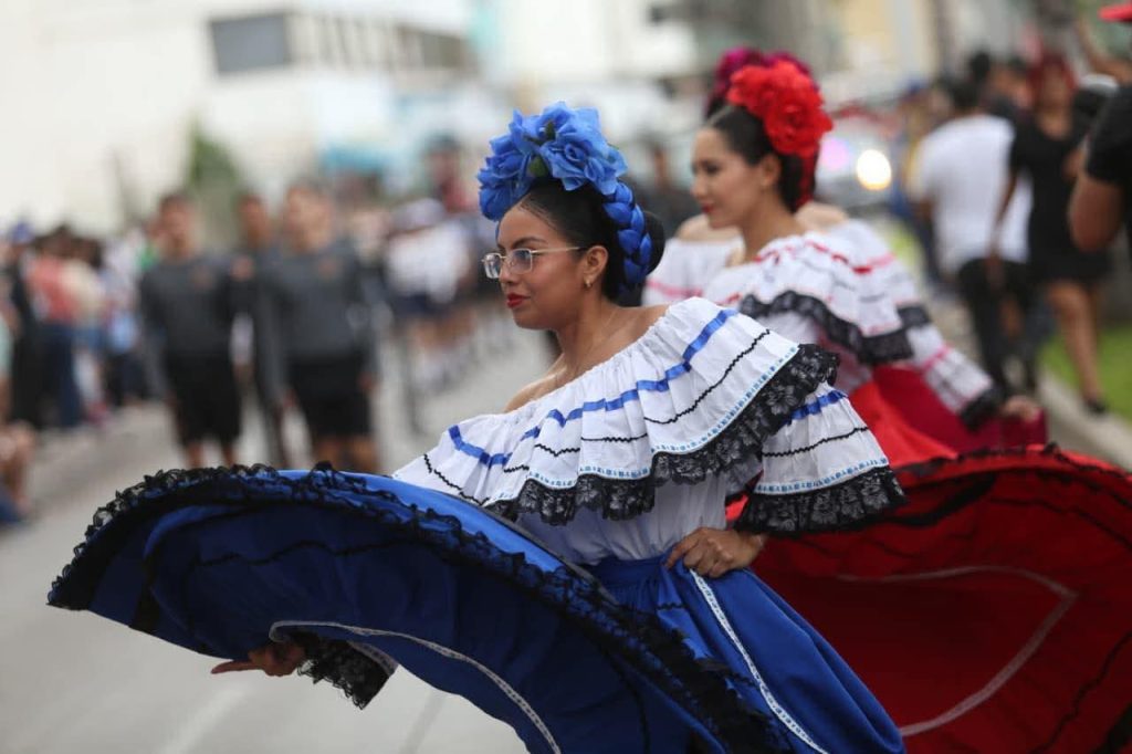 Encabeza Presidenta Estrella Palacios desfile cívico-militar-deportivo por el 115 aniversario de la Revolución Mexicana (15)