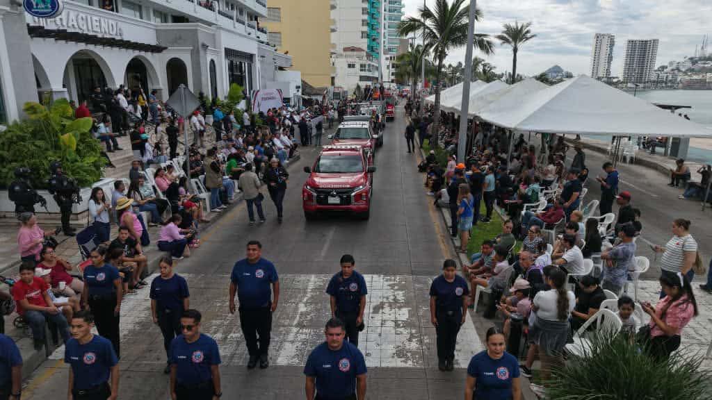 Encabeza Presidenta Estrella Palacios desfile cívico-militar-deportivo por el 115 aniversario de la Revolución Mexicana (5)