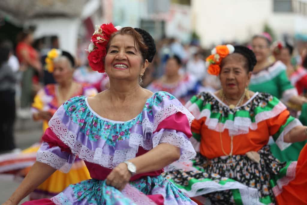 Encabeza Presidenta Estrella Palacios desfile cívico-militar-deportivo por el 115 aniversario de la Revolución Mexicana (9)