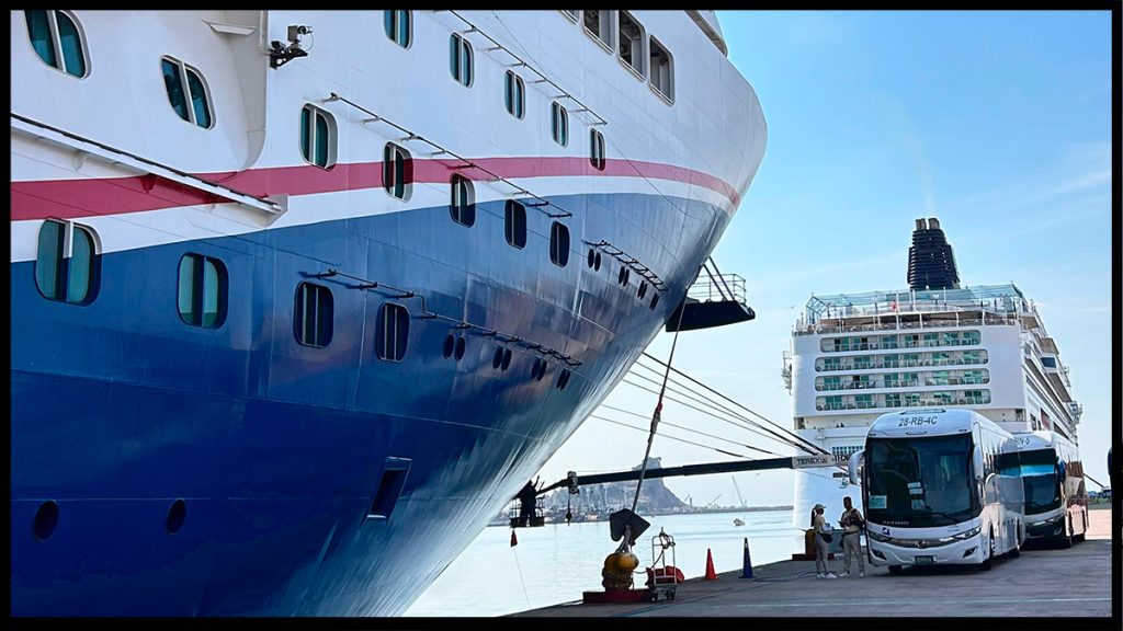 Mazatlán recibe triple arribo de cruceros con 9,813 pasajeros y 3,290 tripulantes