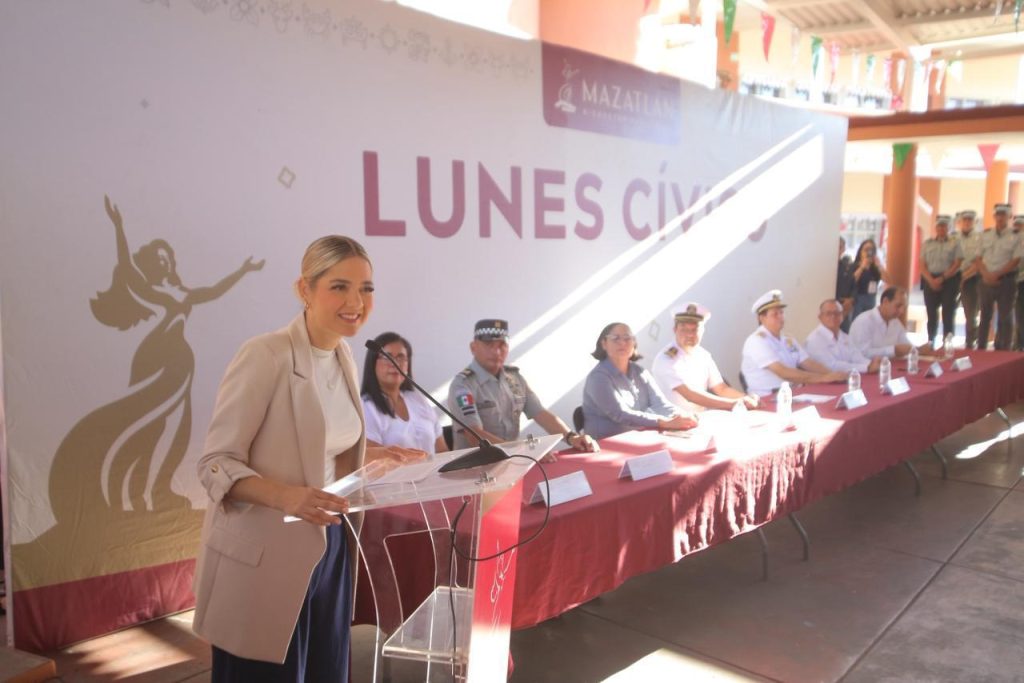 Encabeza Estrella Palacios el Lunes Cívico en la Primaria General Ángel Flores
