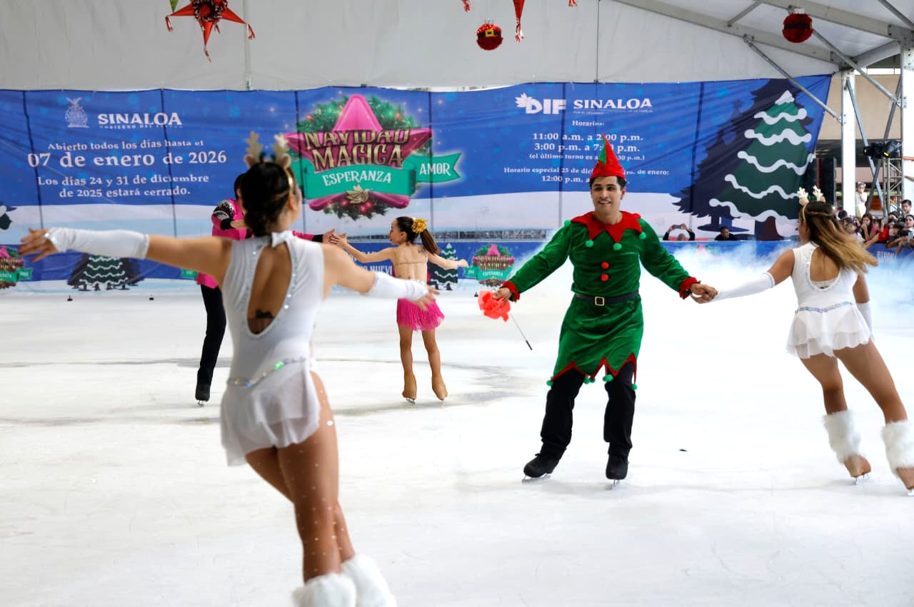 Gobernador de Sinaloa Rocha Moya encabezó el encendido del monumental árbol de Navidad en Palacio de Gobierno 2025 11
