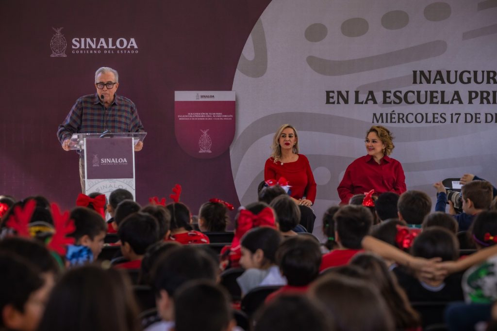 Los niños y las niñas de Sinaloa lo merecen todo, afirma Gobernador Rocha al inaugurar infraestructura en primaria de Culiacán (1)