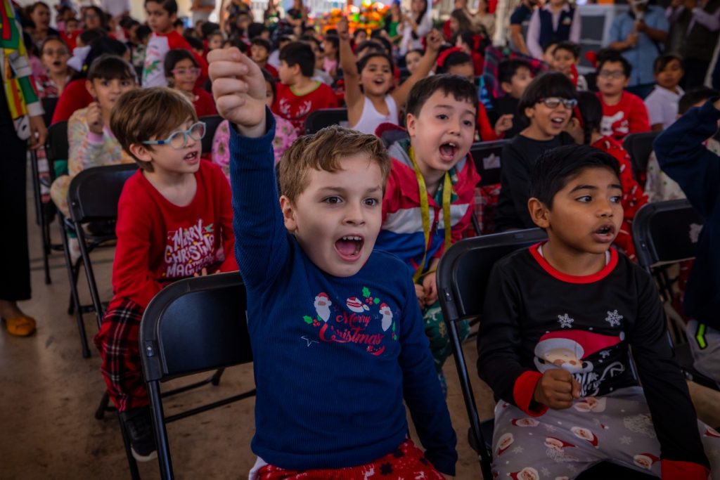 Los niños y las niñas de Sinaloa lo merecen todo, afirma Gobernador Rocha al inaugurar infraestructura en primaria de Culiacán (15)