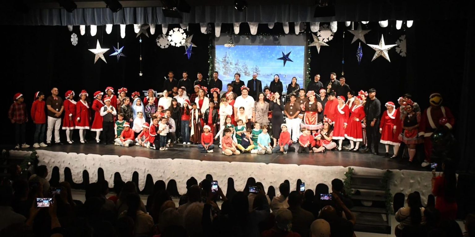 Se ilumina la UAS con la magia decembrina y el tradicional Encendido del Árbol y Gala Navideña “Relatos de una Navidad” Se ilumina la UAS con la magia decembrina y el tradicional Encendido del Árbol y Gala Navideña “Relatos de una Navidad” 2025 10