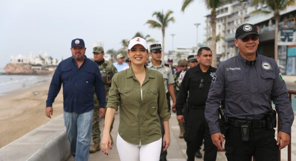 Supervisa Estrella Palacios preparativos para la Gran Fiesta de Fin de Año en avenida Del Mar 2025