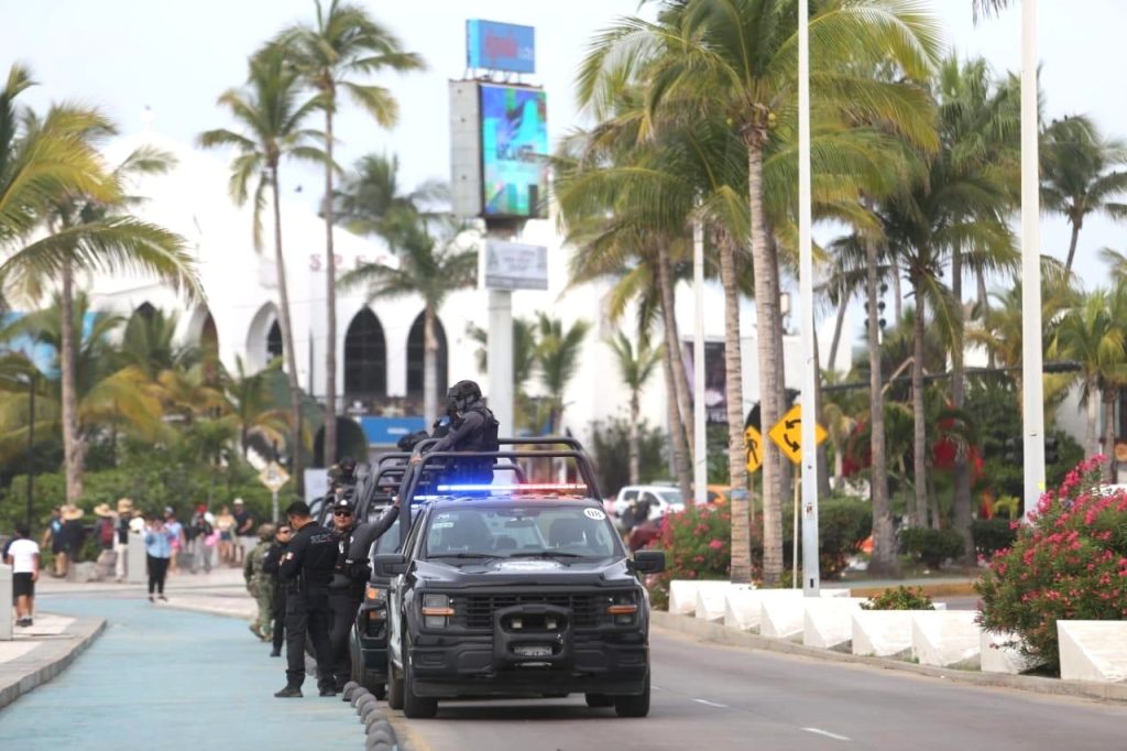 Supervisa Estrella Palacios preparativos para la Gran Fiesta de Fin de Año en avenida Del Mar 2025 4