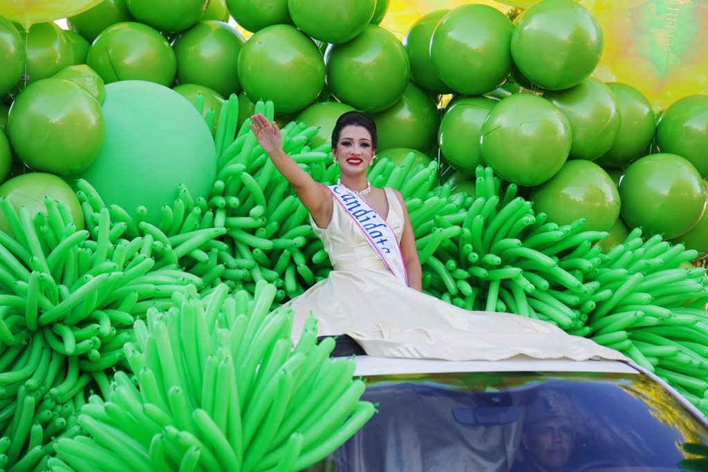 ¡Arriba la Tambora! Eileen Cruz y Guillermo Orrante lideran votaciones tras alegre manifestación de Carnaval 2026 (4)