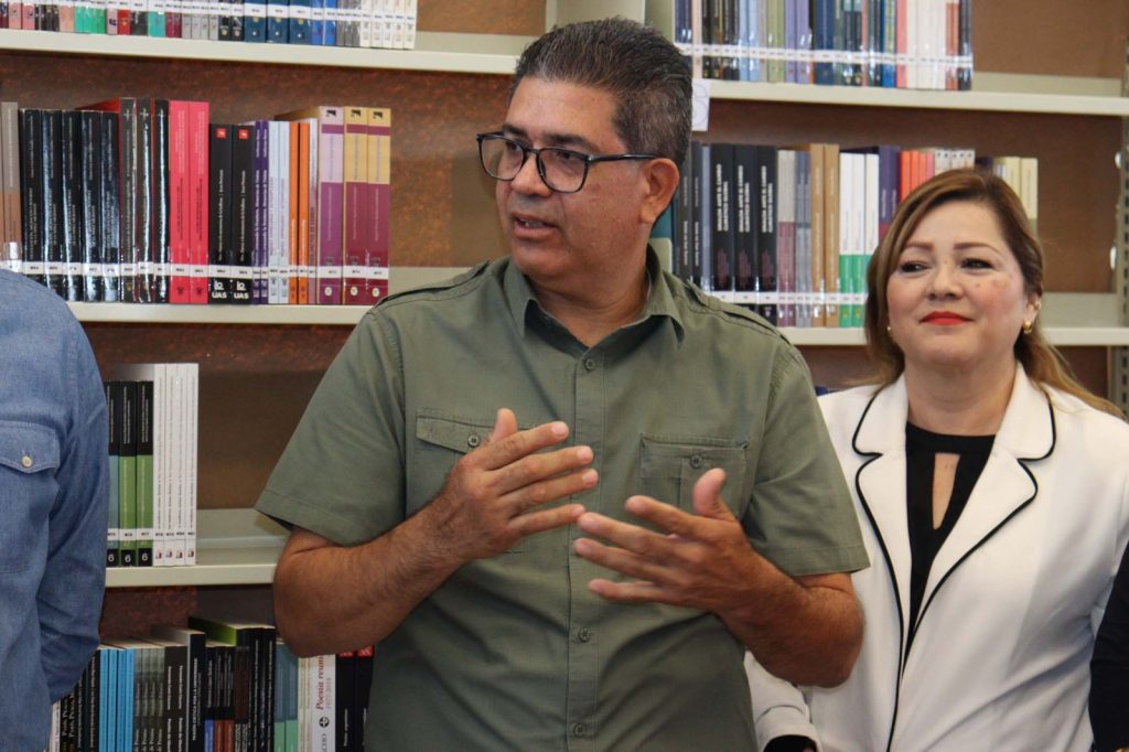 ¡Impulso a la lectura! Editorial UAS abre un gran espacio bibliográfico en la Biblioteca Pública Gilberto Owen con más de mil 500 ejemplares (12)
