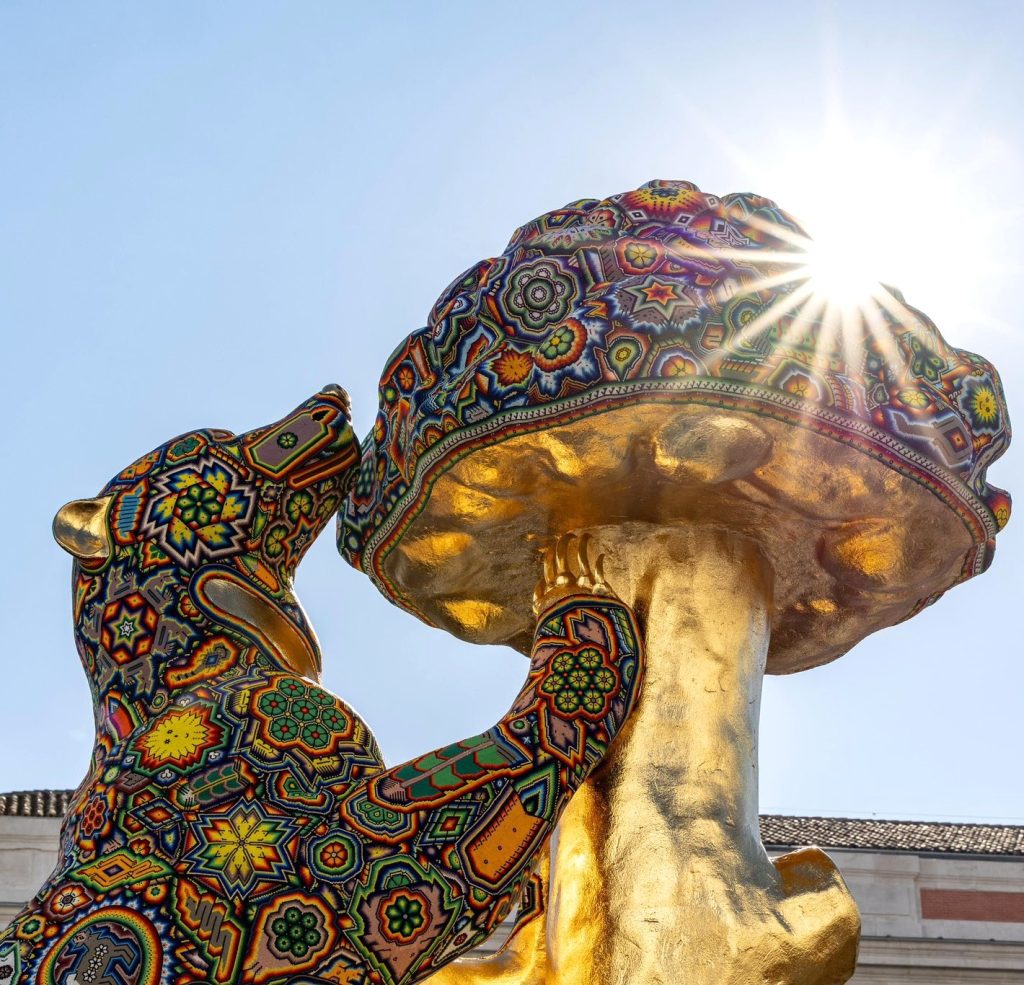 Josefina Rodríguez presenta en Madrid obra wixárika de César Menchaca como puente cultural entre México y España 1