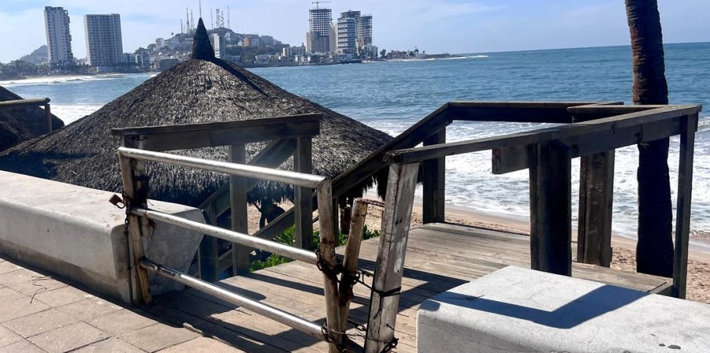 Supervisa Gobierno de Mazatlán accesos a la playa en el malecón 2026 2
