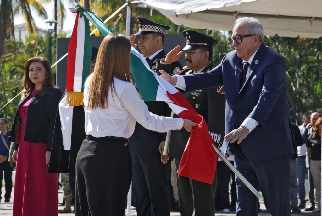 Encabeza Gobernador Rocha la conmemoración del Día de la Bandera (10)
