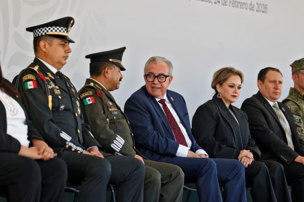 Encabeza Gobernador Rocha la conmemoración del Día de la Bandera (14)
