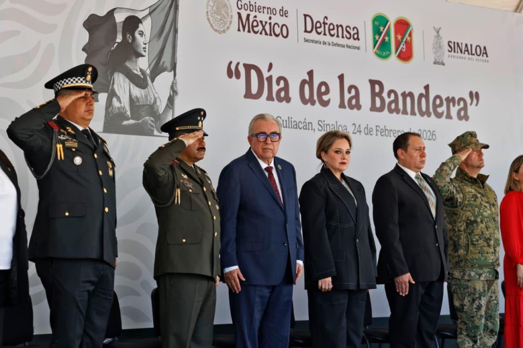 Encabeza Gobernador Rocha la conmemoración del Día de la Bandera (8)