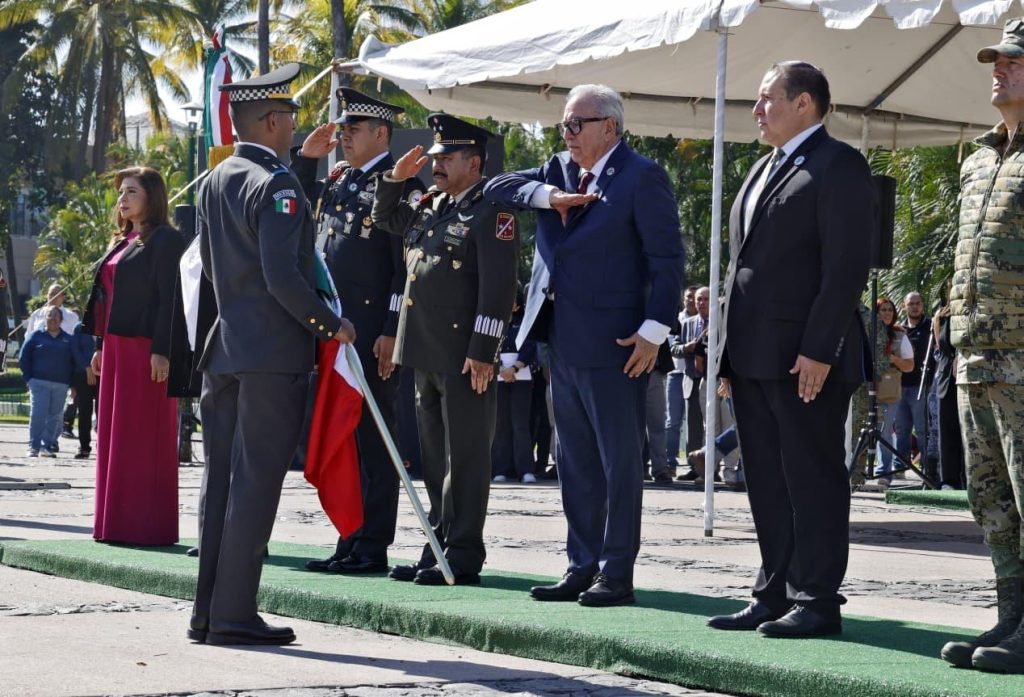 Encabeza Gobernador Rocha la conmemoración del Día de la Bandera (9)