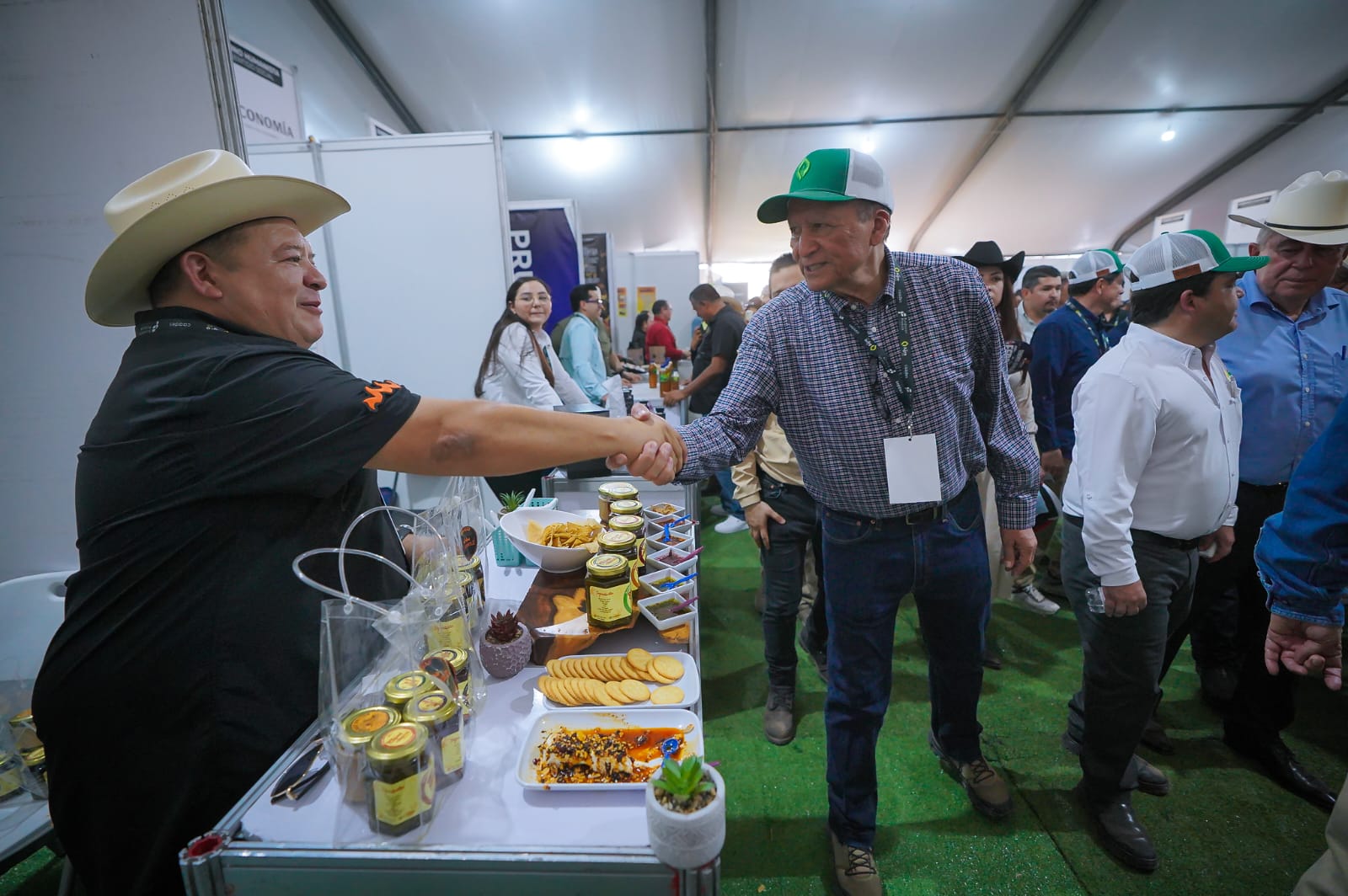 Gobernador Rubén Rocha Moya inaugura el Punto PyME y el Centro de Negocios en Expo Agro Sinaloa 2026 Slide (17)