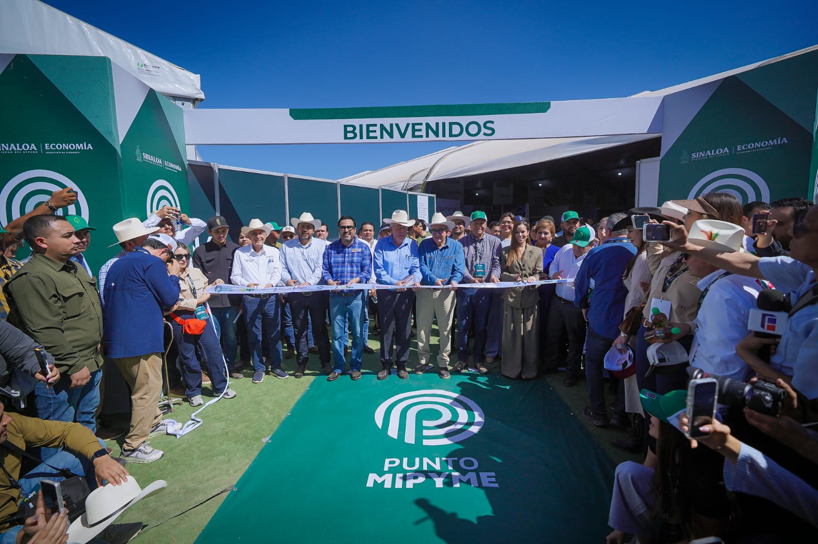 Gobernador Rubén Rocha Moya inaugura el Punto PyME y el Centro de Negocios en Expo Agro Sinaloa 2026 Slide (20)