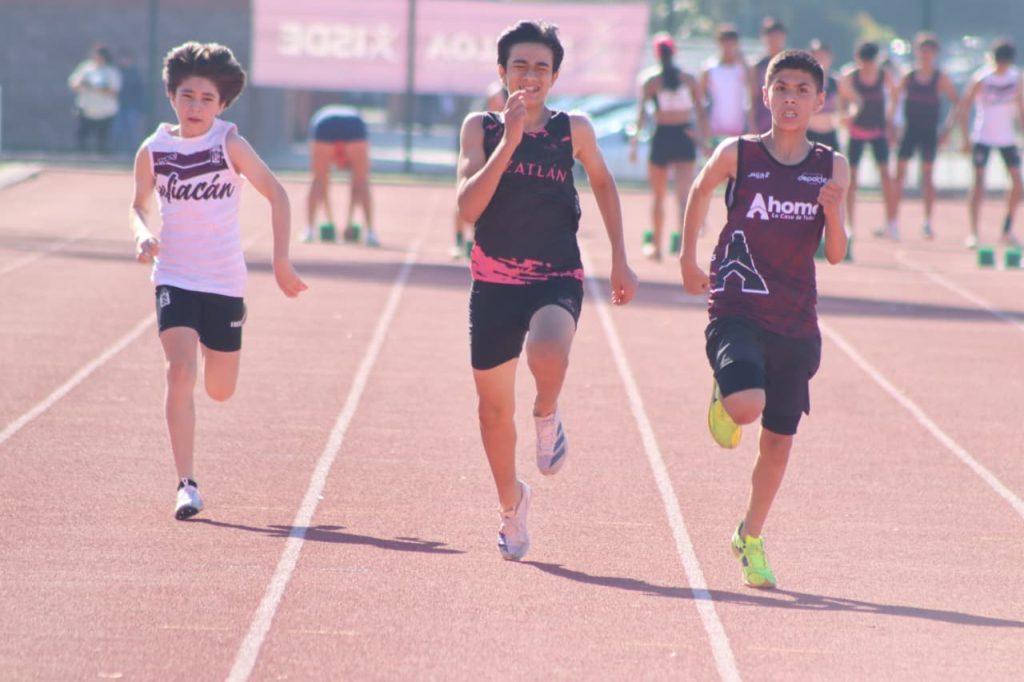 Mazatlecos brillan en la primera jornada del estatal de atletismo (18)