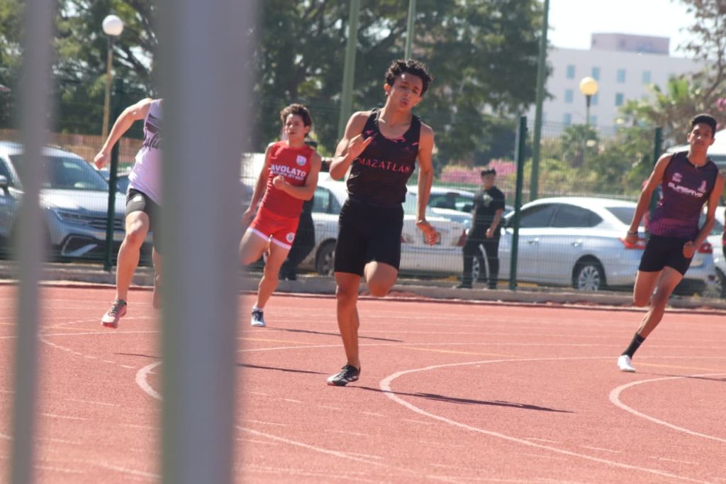 Mazatlecos brillan en la primera jornada del estatal de atletismo (5)