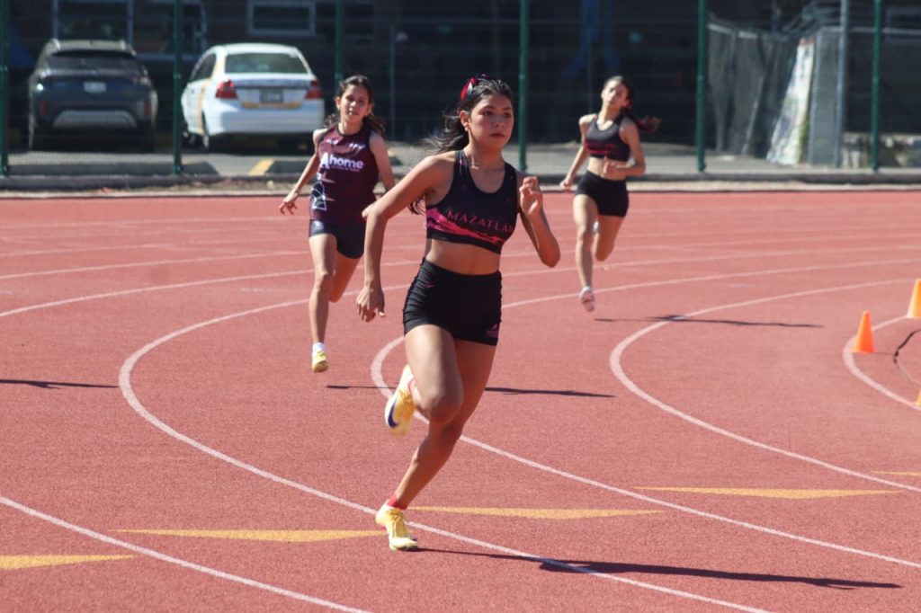 Mazatlecos brillan en la primera jornada del estatal de atletismo (6)