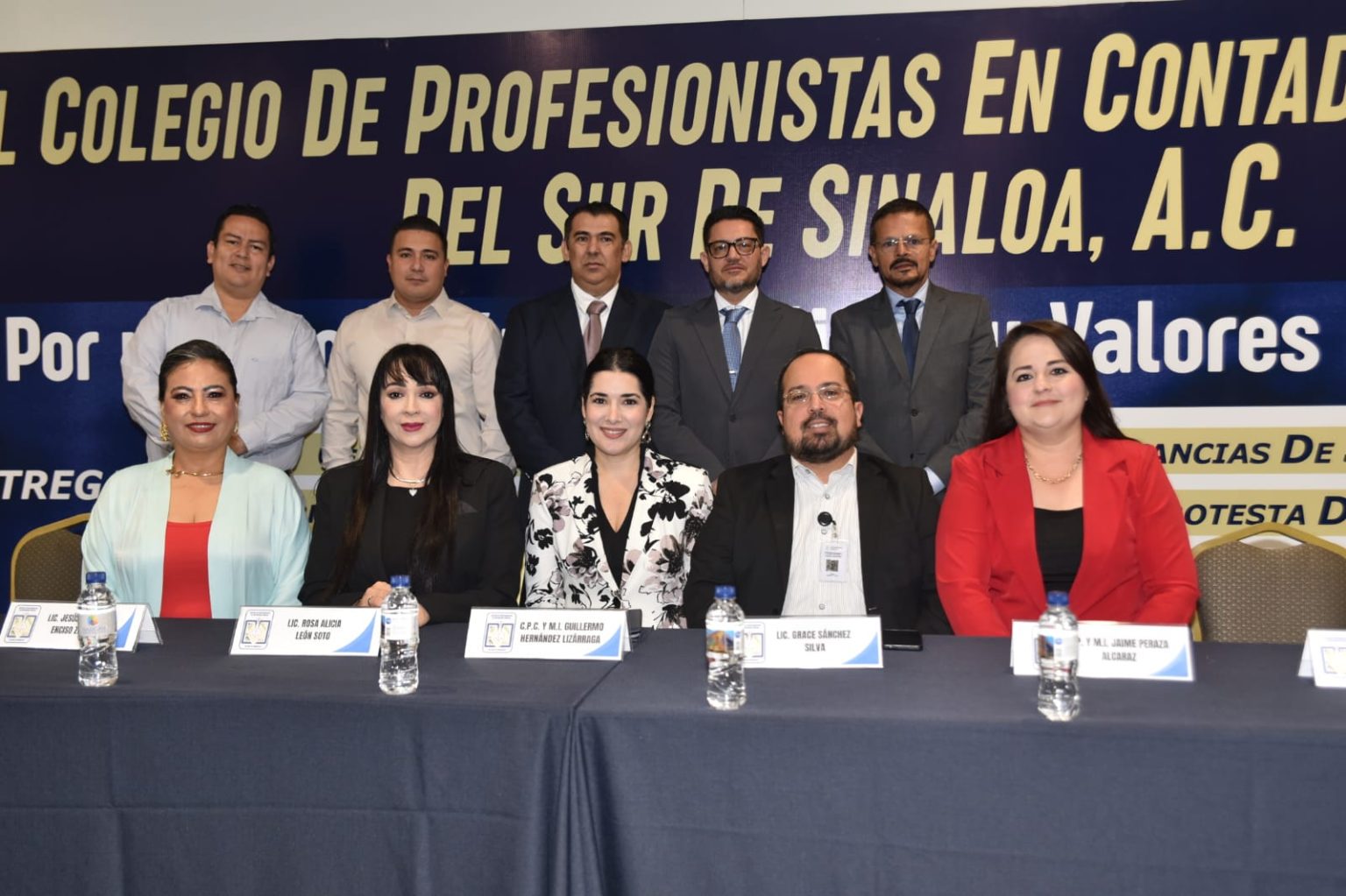 Contadores de Mazatlán reciben certificación oficial por capacitación continua