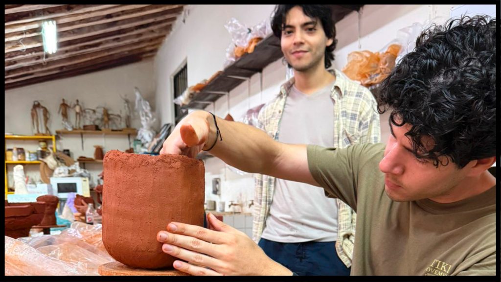 Creatividad que toma forma en barro en el CMA bajo la guía del maestro Luis Ángel Leyva