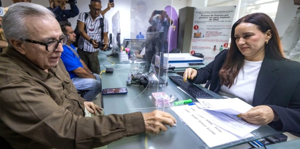 Gobernador de Sinaloa Rubén Rocha Moya tramita su licencia permanente 2026 1