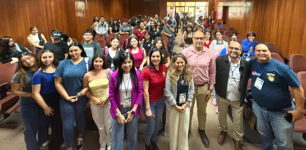 Impulsa Gobierno de Mazatlán el emprendimiento juvenil con conferencia sobre plan de negocios 2026