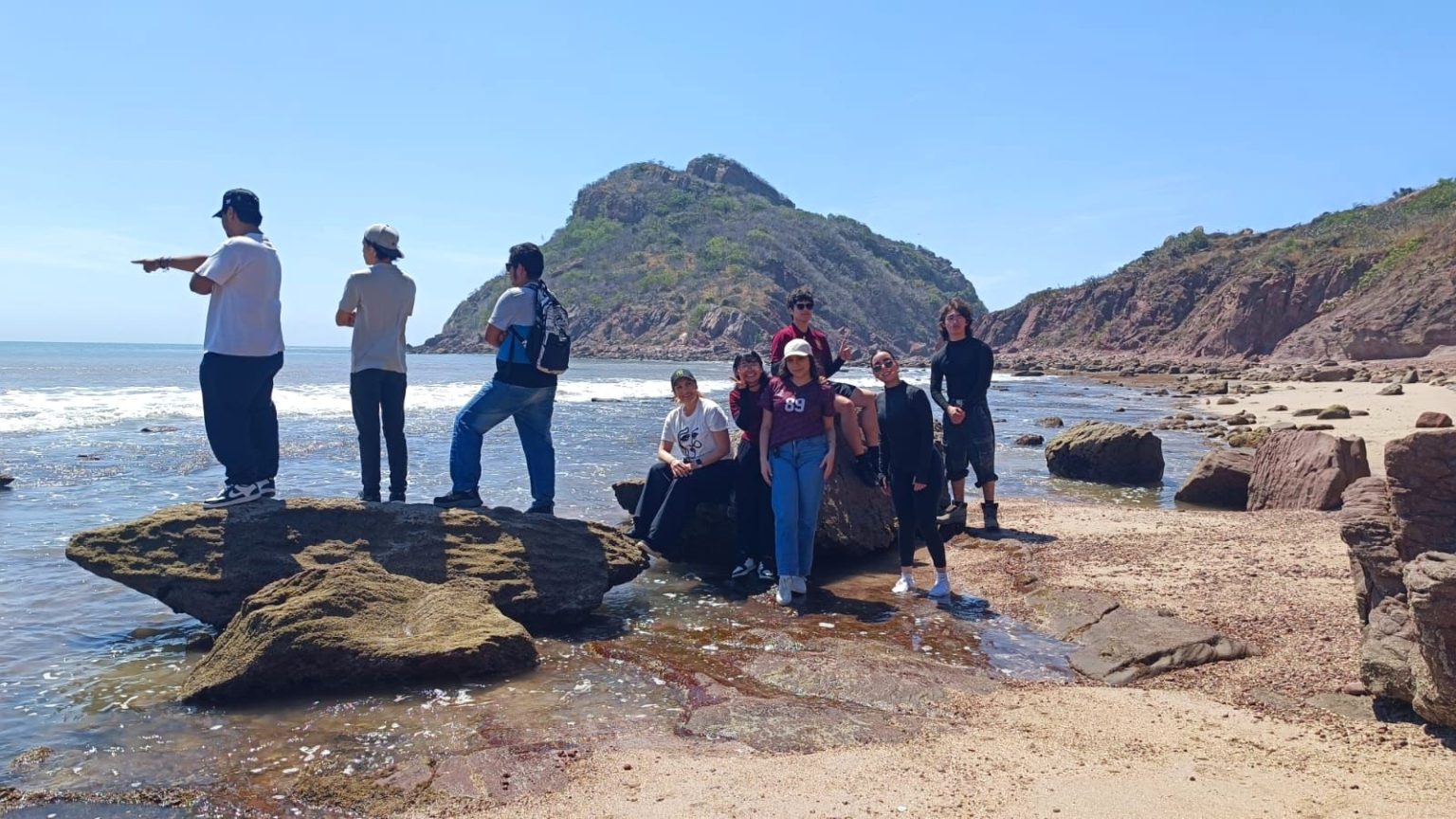 Promueve Ecología Municipal la conservación de las islas de Mazatlán con Café Científico 2026