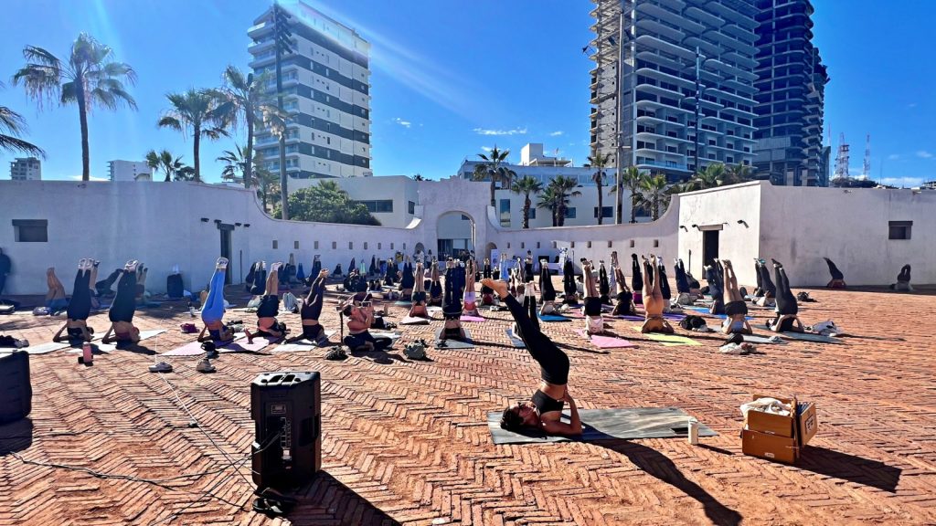 Exitosa respuesta a la Master Class de yoga a beneficio de la EMBC (1)