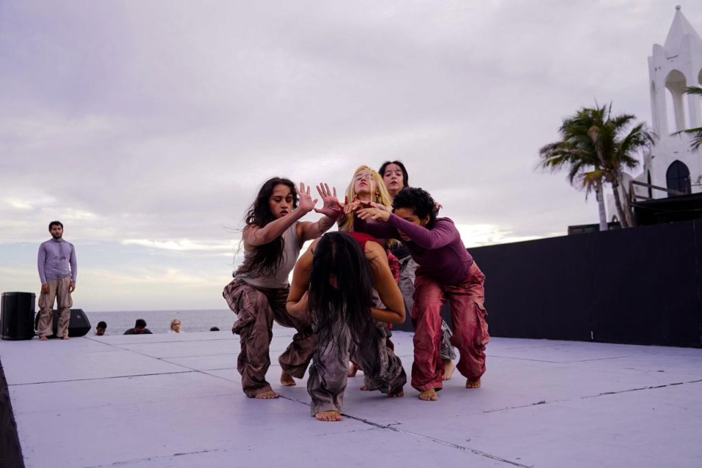 Mazatlán late al ritmo de su talento y conquista el Malecón al celebrar el Día Internacional de la Danza (8)