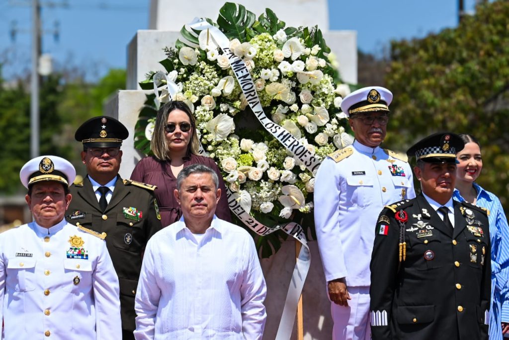 Mazatlán rinde honores a los defensores de la patria en el CXII Aniversario de la Gesta Heroica de Veracruz (3)