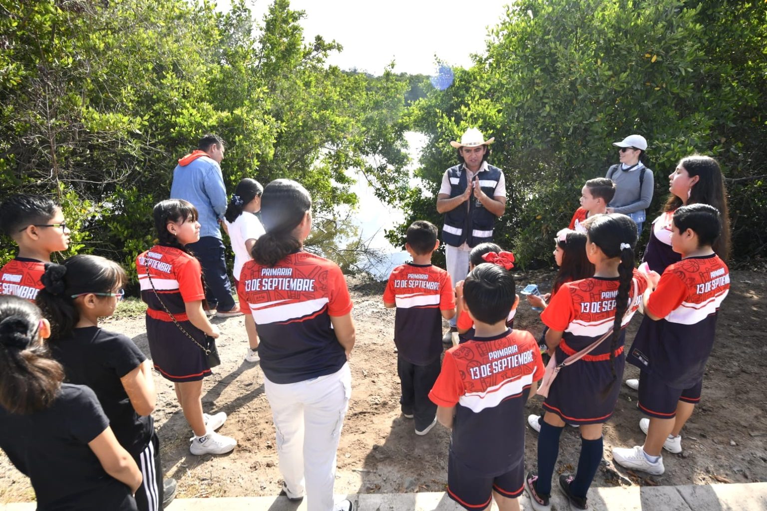 Refuerza Gobierno Municipal de Mazatlán acciones ambientales con jornada “Cuidemos los Manglares” en el Estero El Infiernillo; retiran 42.5 toneladas de residuos 2026