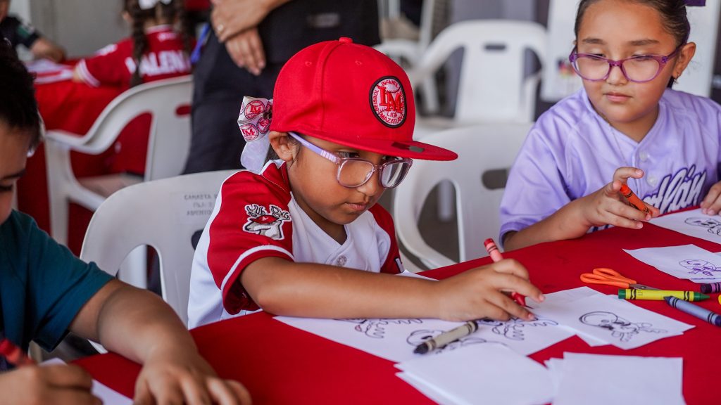 Taller de dibujo conquista a la niñez mazatleca y reúne 50 niños en su segunda edición (1)