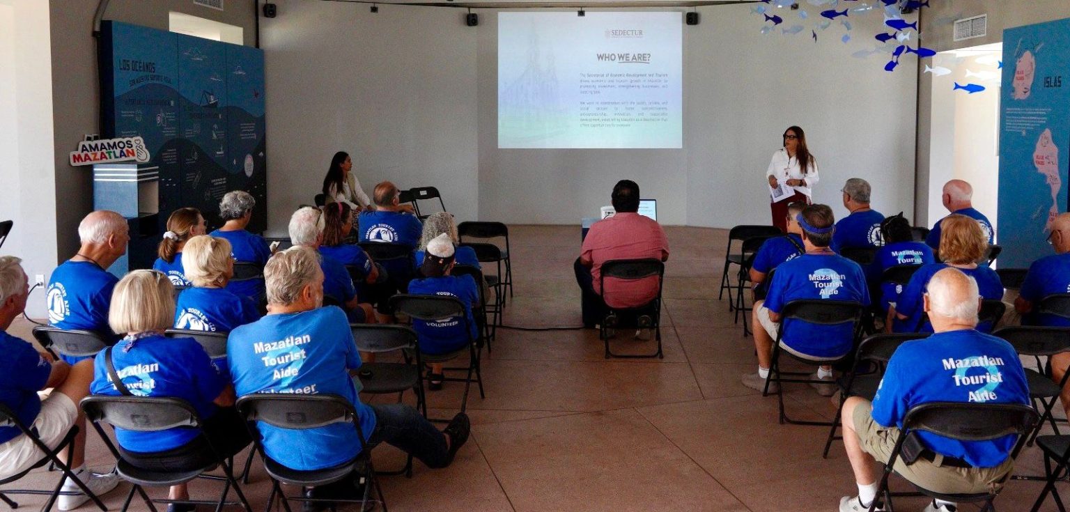 Voluntarios de Blue Shirt se capacitan como ‘Aliados del Turista’ en Mazatlán 2026