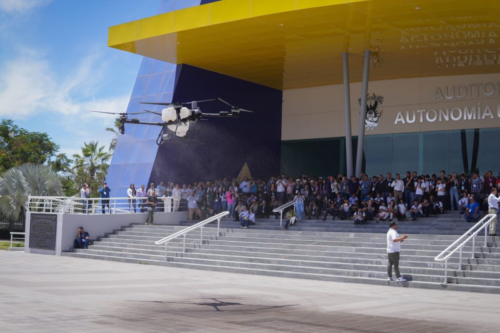 ¡Drones, de la tradición a la innovación! Suman esfuerzos la academia y la iniciativa privada para tecnificar el campo sinaloense y optimizar cultivoS (1)