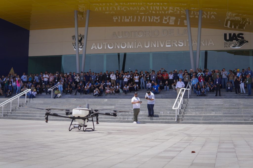 ¡Drones, de la tradición a la innovación! Suman esfuerzos la academia y la iniciativa privada para tecnificar el campo sinaloense y optimizar cultivoS (3)