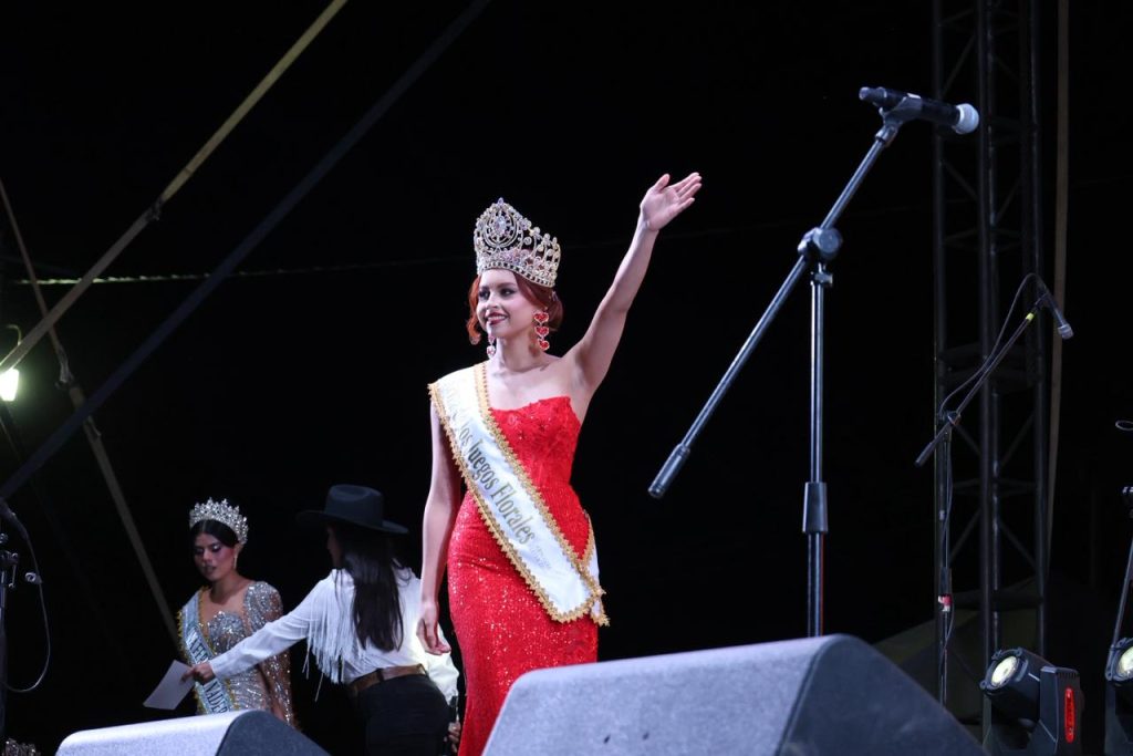 Coronan a Daylín López como Reina de la Feria Regional Ganadera Elota 2026 (15)