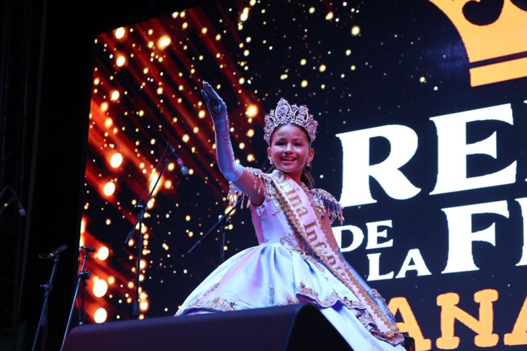 Coronan a Daylín López como Reina de la Feria Regional Ganadera Elota 2026 (2)