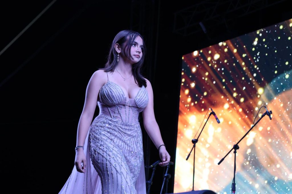Coronan a Daylín López como Reina de la Feria Regional Ganadera Elota 2026 (4)