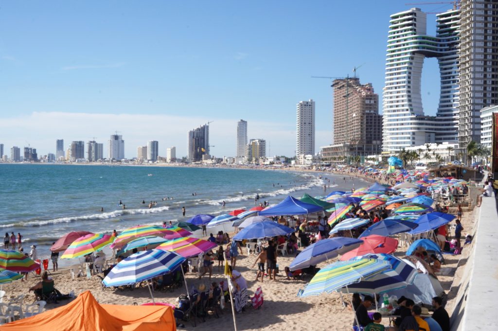 El Gobierno de Mazatlán Impulsa el Turismo Apoya a Emprendedores y Productores Locales Ali Rene Zamudio SEDECTUR Mazatlán 2026 2
